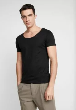 Pier One T-Shirt Basic - Black -Pier One Geschäft 0eea31b343574c22805801c49a596fe2 1