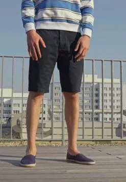 Pier One Geschäft -Pier One Geschäft 1649684255054