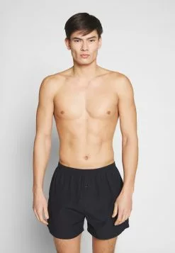 Pier One Geschäft -Pier One Geschäft 20951771f0254db1b1c25888583932af