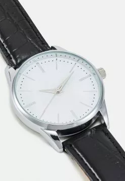 Pier One UNISEX - Uhr - Black 9 Pier One UNISEX - Uhr - Black -Pier One Geschäft 2ca027bca7d1423cb853a7efca721600