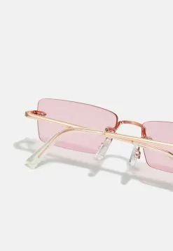 Pier One UNISEX - Sonnenbrille - Pink 8 Pier One UNISEX - Sonnenbrille - Pink -Pier One Geschäft 3e6ed7f7a5ba4dd28ea377d79d7d0a3b