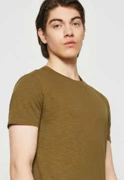 Pier One T-Shirt Basic - Black/light Blue/khaki/mint/beige 8 Pier One T-Shirt Basic - Black/light Blue/khaki/mint/beige -Pier One Geschäft 54e4eb47d150489faf0f2a6348817fd5