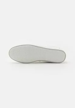 Pier One UNISEX - Sneaker Low - White -Pier One Geschäft 68719e2527e2402e931a903c66ab7baf