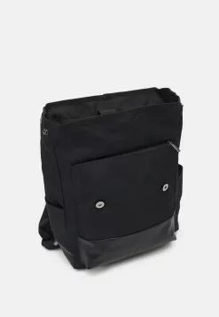 Pier One UNISEX - Tagesrucksack - Black -Pier One Geschäft 76f9ad01099740138e04e4721f2b94c2