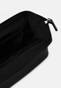 Pier One Kosmetiktasche - 802 - Black -Pier One Geschäft 7aa537de0d9045aaa803a044e8f7ffbf