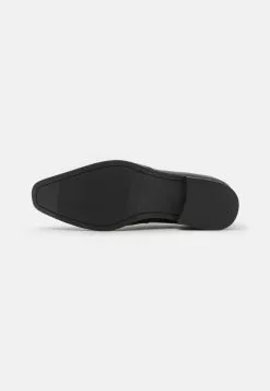 Pier One Slipper - Black 10 Pier One Slipper - Black -Pier One Geschäft 807ec18369b44d3ba2cf50f37ae6e5b5