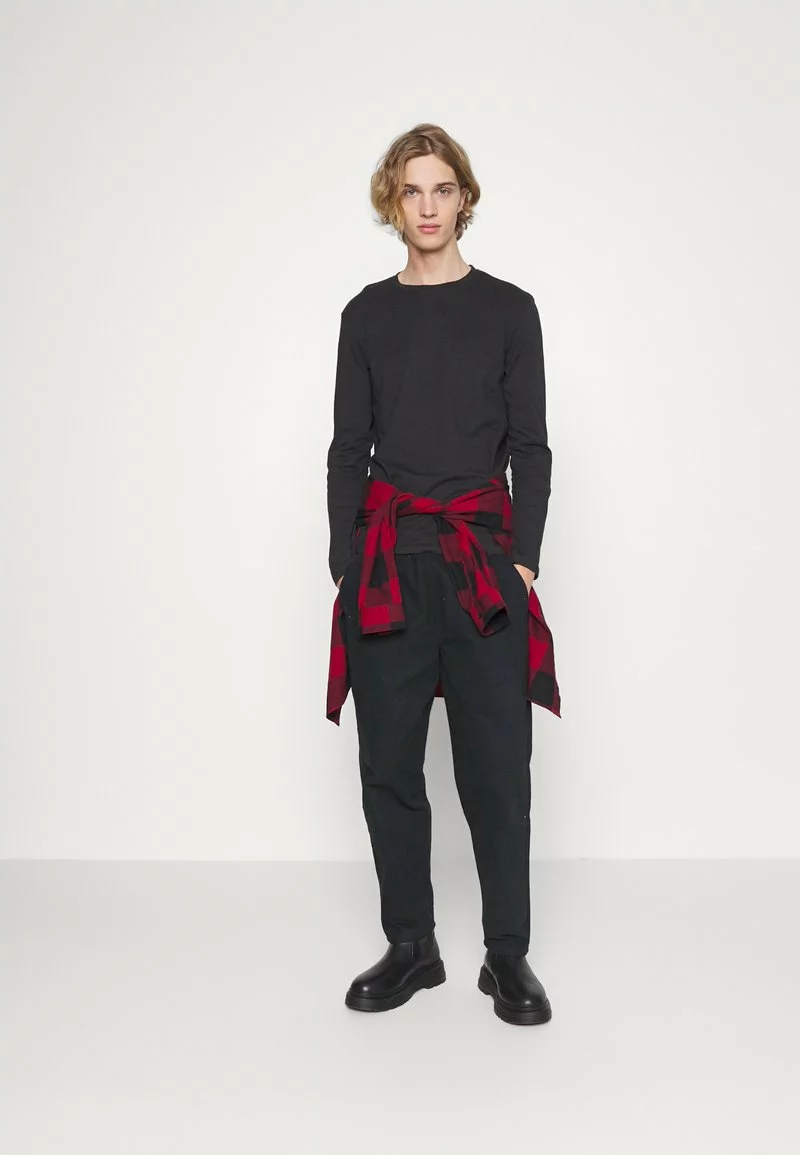 Pier One 5 PACK - Langarmshirt - Black/white/olive 1 Pier One 5 PACK - Langarmshirt - Black/white/olive