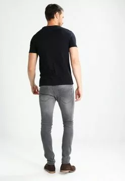 Pier One T-Shirt Basic - Black 8 Pier One T-Shirt Basic - Black -Pier One Geschäft 986416f3e81f4399a4473036c21acde4