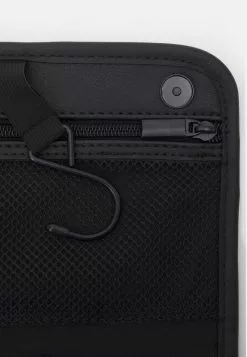 Pier One UNISEX - Kosmetiktasche - Black -Pier One Geschäft c7addbd3735e449b8900c642b6503c2b