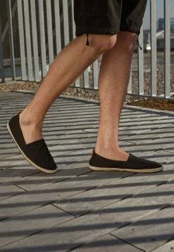 Pier One RENA ESPADRILLE UNISEX - Espadrille - Black -Pier One Geschäft cb806f944ebf47a1be125d225ca7178e