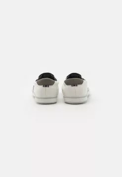 Pier One UNISEX - Sneaker Low - White -Pier One Geschäft cf34d9dbe69a473aaa5eca5fc31ebf3c