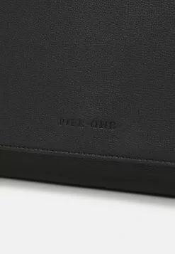 Pier One Umhängetasche - Black 11 Pier One Umhängetasche - Black -Pier One Geschäft de47914765c748388e7d2adfd44cd119