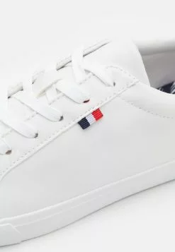 Pier One UNISEX - Sneaker Low - White -Pier One Geschäft def1a1b8def040e8a2692faf3249e43e