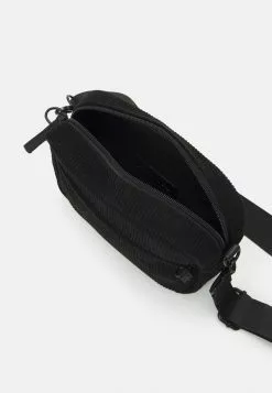 Pier One UNISEX - Umhängetasche - Black 8 Pier One UNISEX - Umhängetasche - Black -Pier One Geschäft f6e97ec080334bee84e0beb3736ab78d